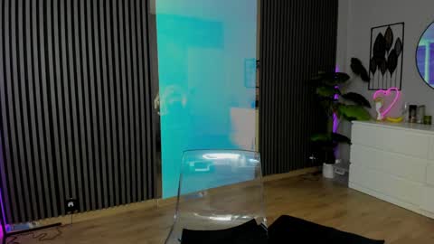 Snapshot of ivy_bellee chatting on December 9, 5:40 am Ivy bellee online show from December 9, 5:40 am