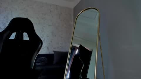 Snapshot of ivy_bellee chatting on February 7, 11:34 am Ivy bellee online show from February 7, 11:34 am