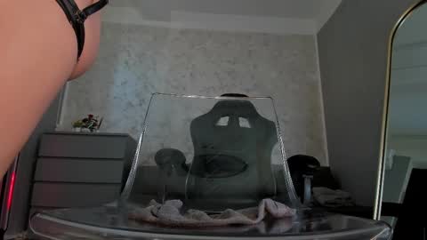 Snapshot of ivy_bellee chatting on February 23, 8:39 am Ivy bellee online show from February 23, 8:39 am