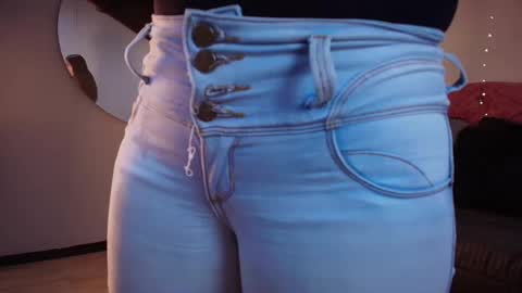 Snapshot of ivy_bonnie chatting on November 14, 11:42 am ivy_bonnie online show from November 14, 11:42 am