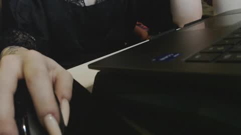 Snapshot of ivy_dean_ chatting on February 4, 1:23 am Ivy online show from February 4, 1:23 am