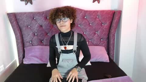 Snapshot of ivy_fantasy69 chatting on May 19, 11:22 pm ivy_fantasy69 online show from May 19, 11:22 pm