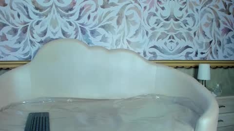 Snapshot of ivy_rae_xxx chatting on October 8, 3:20 pm Ivy Rae online show from October 8, 3:20 pm