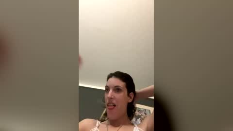 Snapshot of ivy_rose90 chatting on July 2, 4:40 am ivy_rose90 online show from July 2, 4:40 am