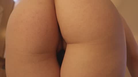 Snapshot of ivy_whyte chatting on November 21, 4:38 pm Ivy online show from November 21, 4:38 pm