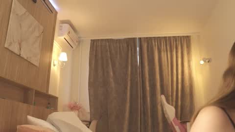 Ivy online show from March 28, 3:17 am