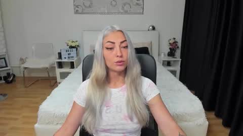 IvyFox online show from September 9, 12:15 pm