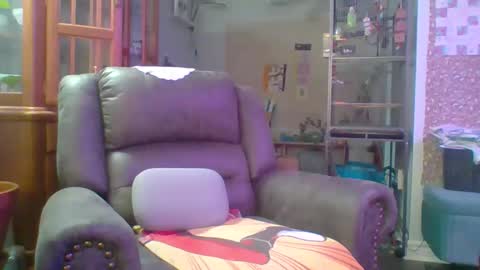 ivyjane3522 online show from April 27, 2:20 am