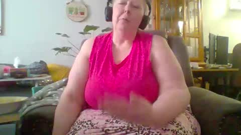 ivyjane3522 online show from April 29, 5:17 pm