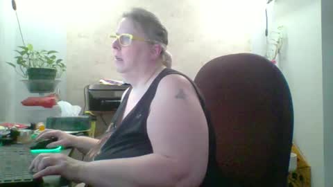 ivyjane3522 online show from May 13, 2:36 pm