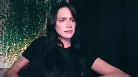 Snapshot of ivyjonson chatting on February 20, 7:19 pm Miss Ivy online show from February 20, 7:19 pm