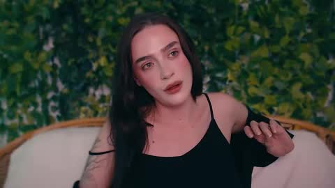 Snapshot of ivyjonson chatting on November 20, 5:45 pm Miss Ivy online show from November 20, 5:45 pm