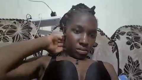 ivyk_ online show from February 18, 11:55 pm