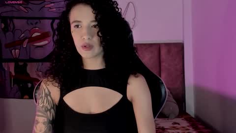 Snapshot of ivymanson_ chatting on December 17, 5:46 am Camila online show from December 17, 5:46 am