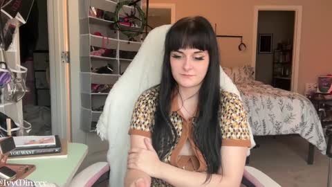 Snapshot of ivyminxxx chatting on January 19, 7:37 pm Ivy Minxxx online show from January 19, 7:37 pm