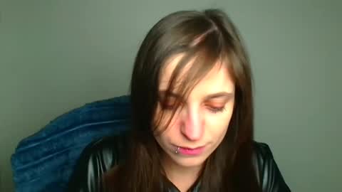 Ivy online show from April 3, 12:14 pm