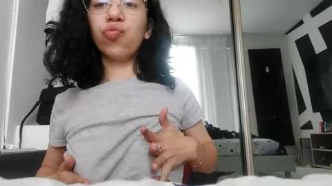 Ivy online show from May 3, 2:12 pm