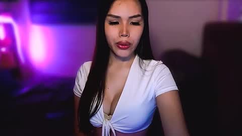 Snapshot of iwantyouzia chatting on September 29, 2:11 pm Girl next Door online show from September 29, 2:11 pm