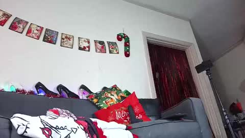 Gwen LaCourt online show from December 9, 2:17 pm