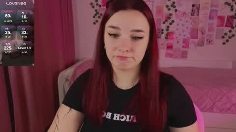 Daisy online show from November 19, 9:15 pm