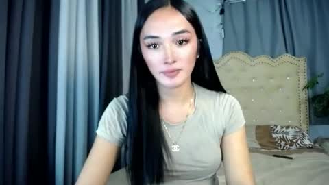 iwillcum4u_ online show from June 1, 1:02 pm