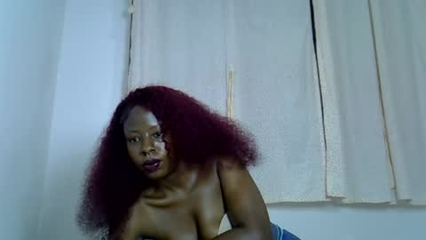 Snapshot of iynika chatting on July 9, 11:31 pm iynika online show from July 9, 11:31 pm