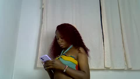 Snapshot of iynika chatting on July 13, 12:02 am iynika online show from July 13, 12:02 am