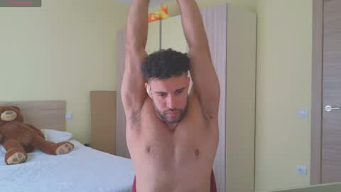 Snapshot of izaak_lover chatting on April 26, 5:54 pm Izaak online show from April 26, 5:54 pm
