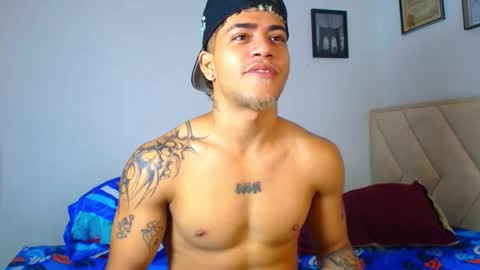 izaack online show from February 2, 4:55 am