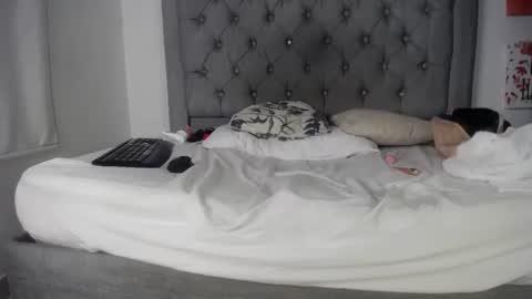 Izabella online show from March 1, 5:42 am