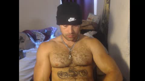 Snapshot of izak144 chatting on July 16, 1:44 am izak144 online show from July 16, 1:44 am
