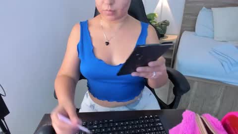 Iza online show from January 23, 7:40 pm