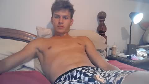 Snapshot of izzame2 chatting on September 13, 4:12 am Willis online show from September 13, 4:12 am