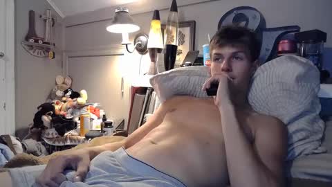 Snapshot of izzame2 chatting on September 16, 4:02 am Willis online show from September 16, 4:02 am