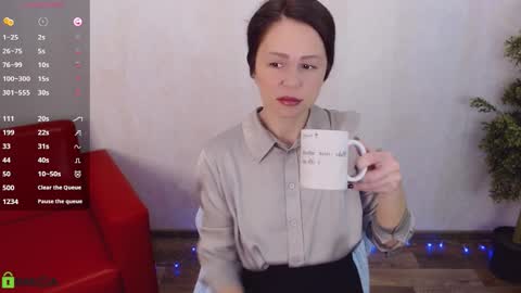 Queen of nylon  Victoria online show from February 24, 5:16 am