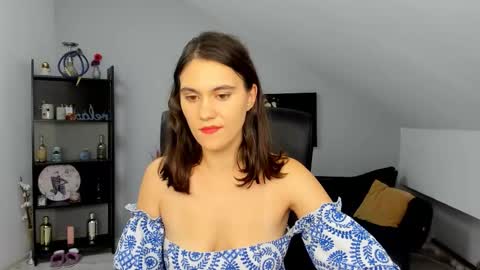 Izzy online show from October 8, 11:35 pm