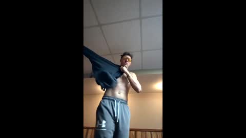 Snapshot of j3usix chatting on January 18, 6:39 am wonderbread online show from January 18, 6:39 am