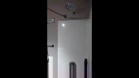 Snapshot of j3usix chatting on March 16, 2:28 am wonderbread online show from March 16, 2:28 am