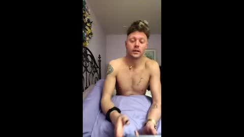 Snapshot of j3usix chatting on March 24, 1:54 am wonderbread online show from March 24, 1:54 am