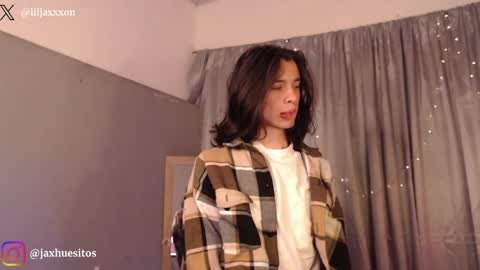 Hey im Jaxxxon check my info     online show from April 30, 2:34 pm