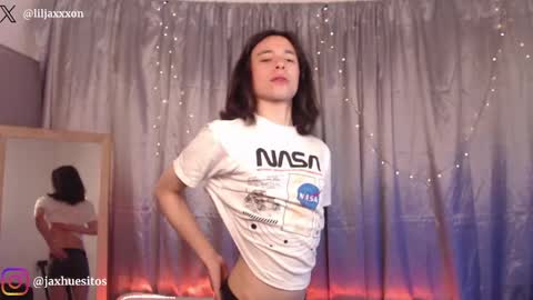 Hey im Jaxxxon check my info     online show from May 9, 11:48 am