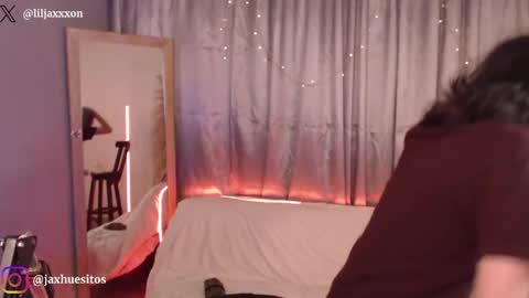 Hey im Jaxxxon check my info     online show from May 11, 12:22 pm