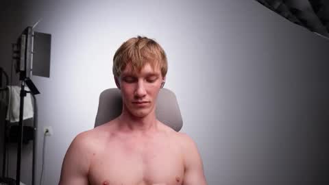 Danny online show from November 18, 6:34 pm