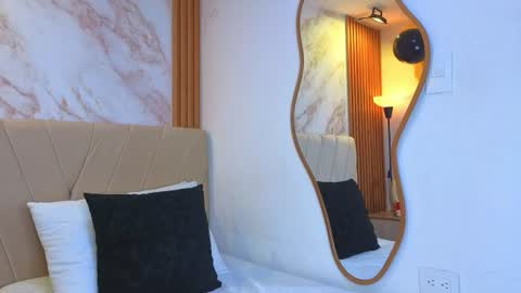 j_belle_ online show from June 14, 2:24 am