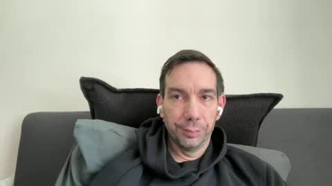 Snapshot of j_dc chatting on June 18, 12:31 pm j_dc online show from June 18, 12:31 pm