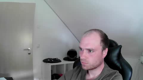 here4y online show from May 16, 2:16 pm