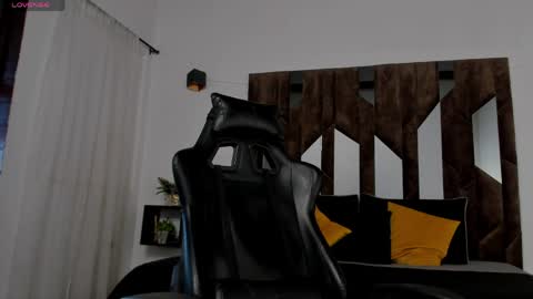 Snapshot of j_king__ chatting on April 30, 9:19 pm J King online show from April 30, 9:19 pm