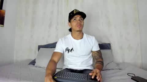 i am juan musiry independent model  online show from February 11, 11:32 am