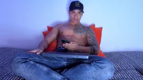 i am juan musiry independent model  online show from January 18, 4:16 am