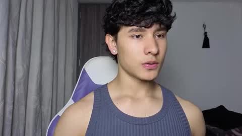 Snapshot of j_u_p_i_t_e_r chatting on October 10, 4:50 pm Noah online show from October 10, 4:50 pm